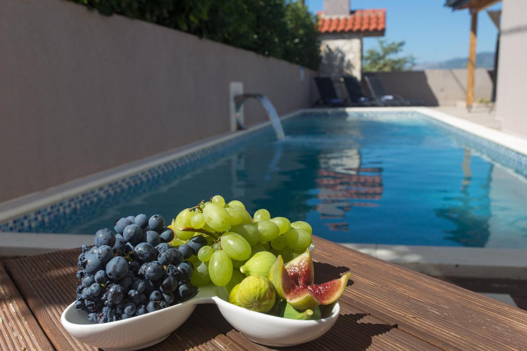 Life - New And Luxury Holiday House Kaštela Eksteriør billede