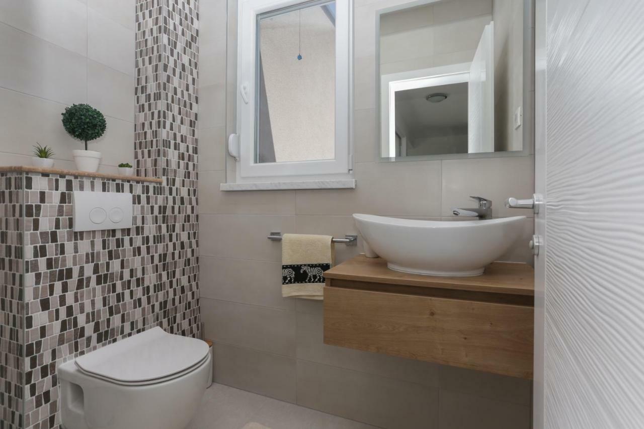 Life - New And Luxury Holiday House Kaštela Eksteriør billede
